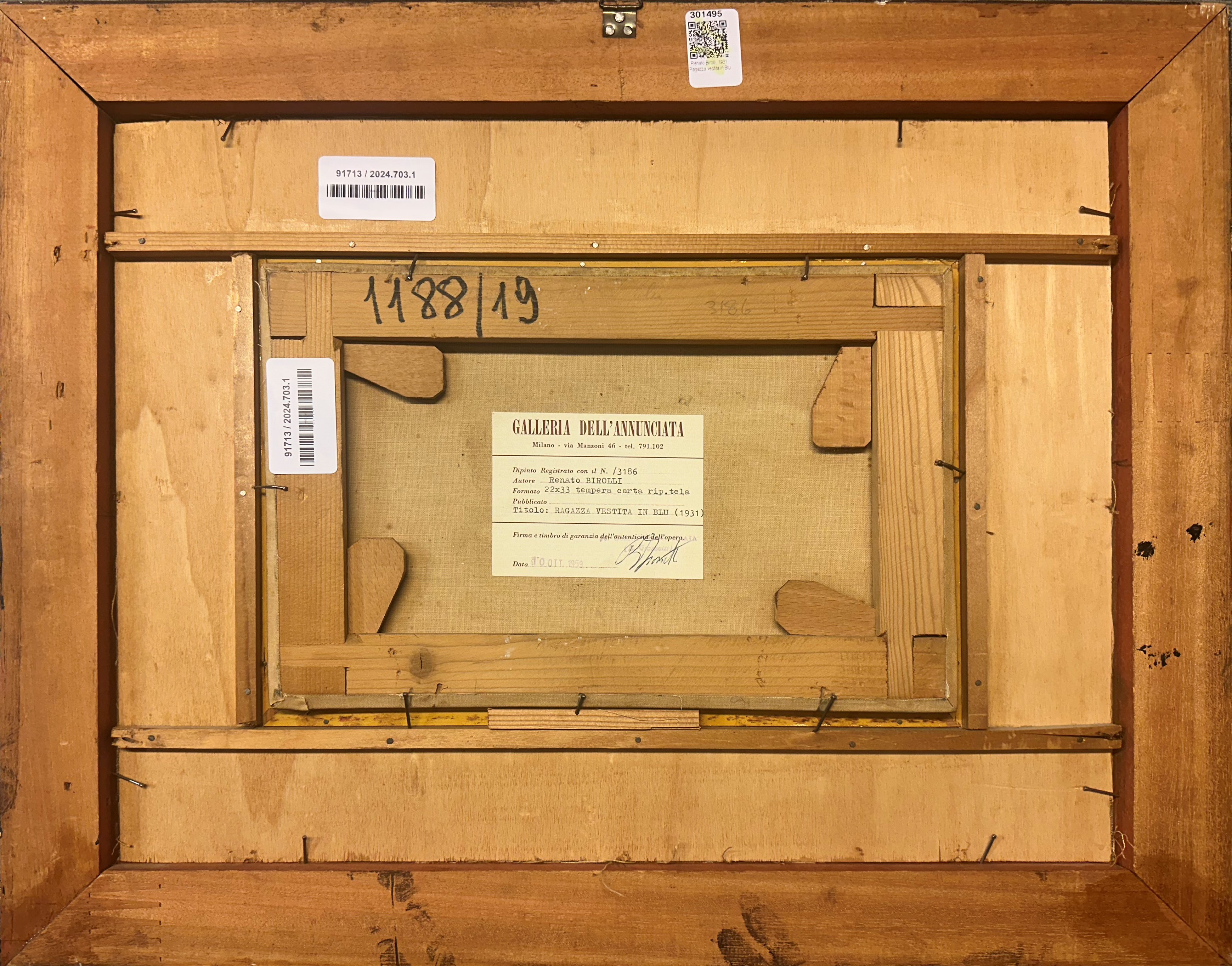 Ragazza vestita di blu