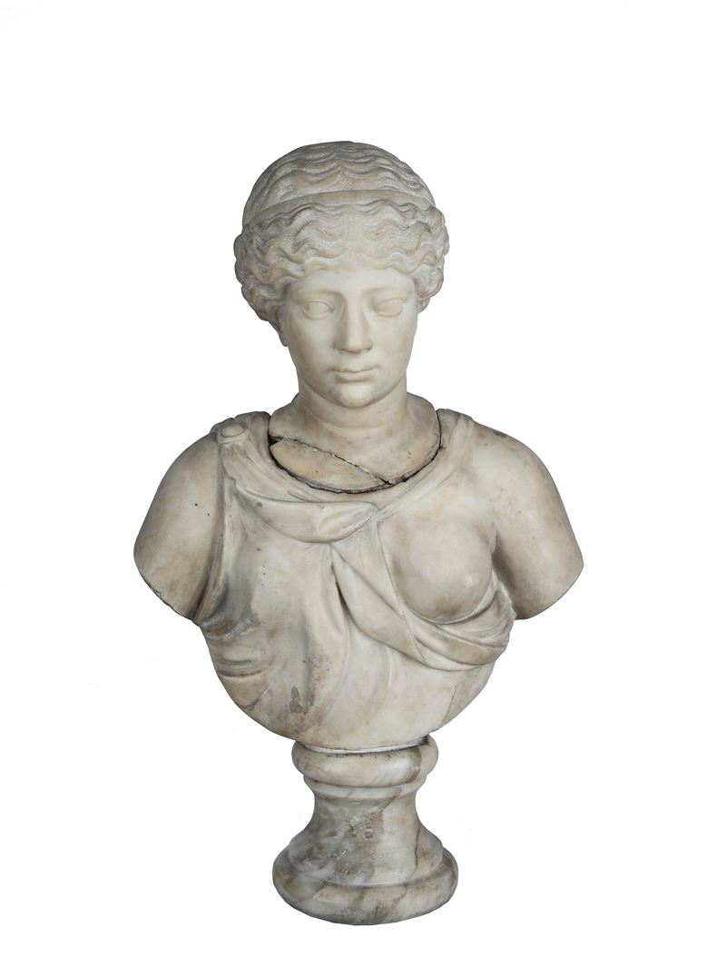 Antico busto di donna