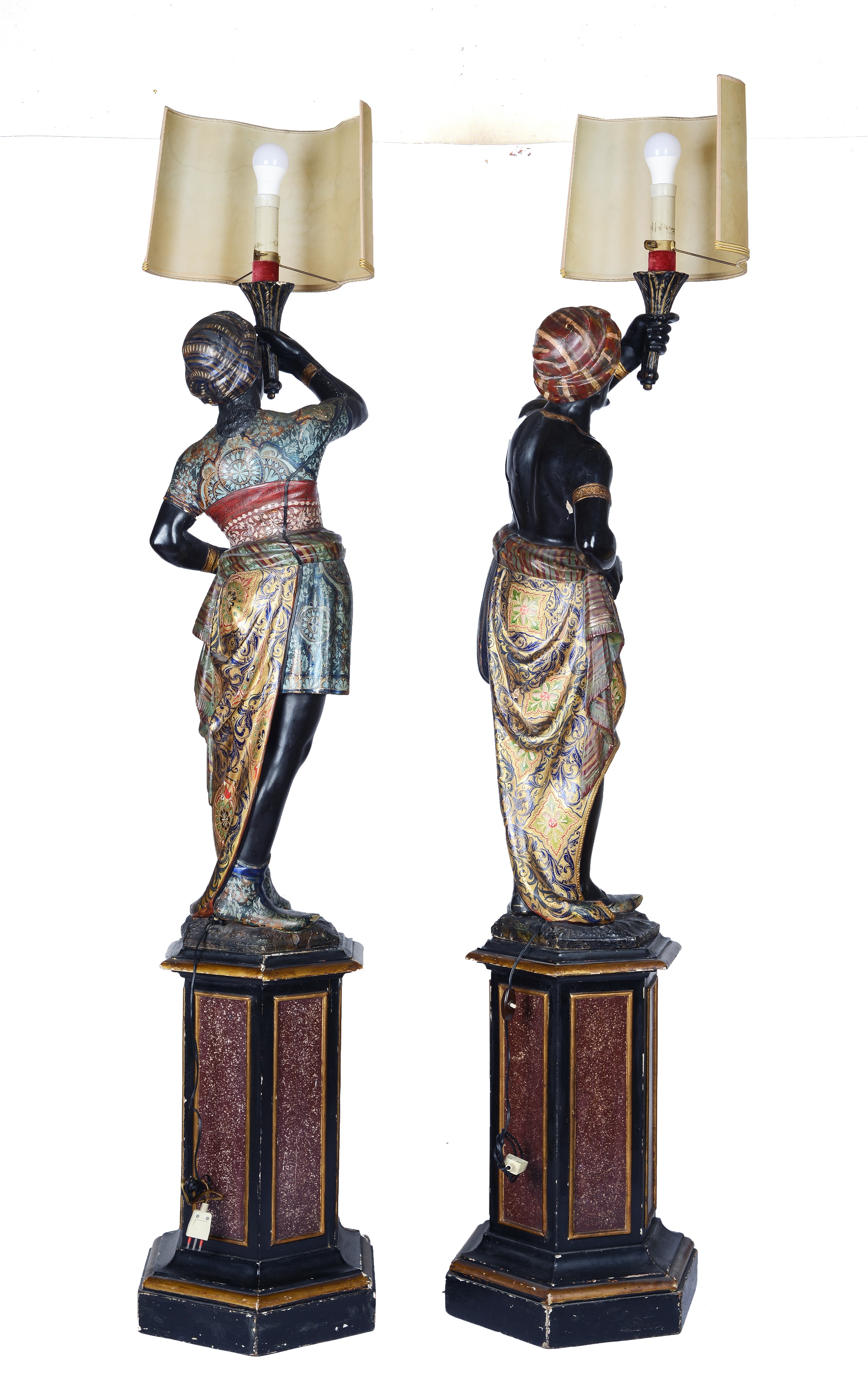 Coppia di mori reggi torcia