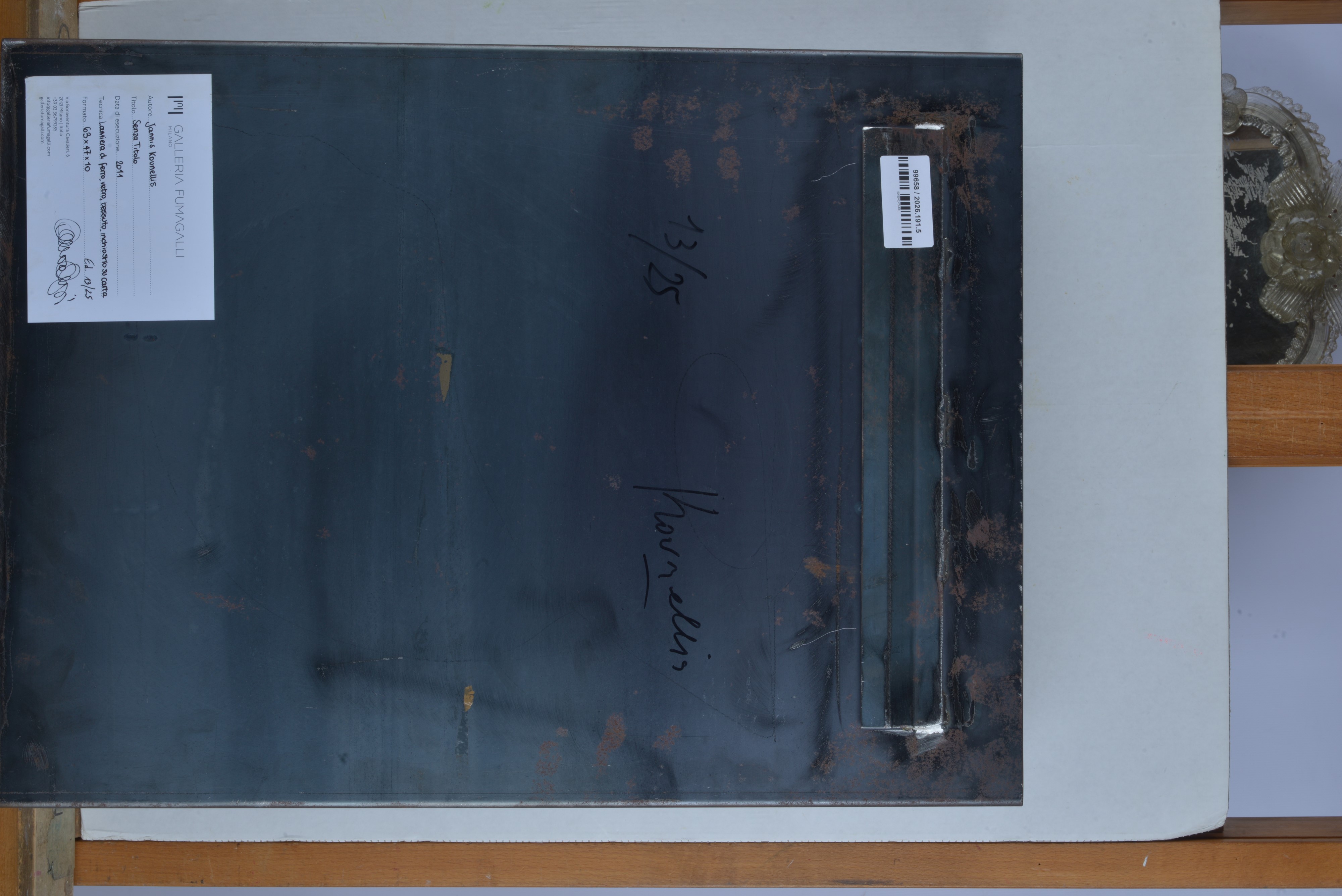 Jannis Kounellis - Senza titolo (2011), lamiera in ferro, vetro, tessuto, inchiostro su carta